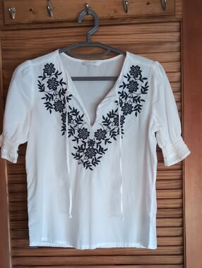 Lucky Brand White Tunic with Blue Floral Embroidery